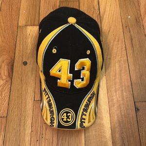 Unisex baseball cap. Worn a couple times. Great condition.